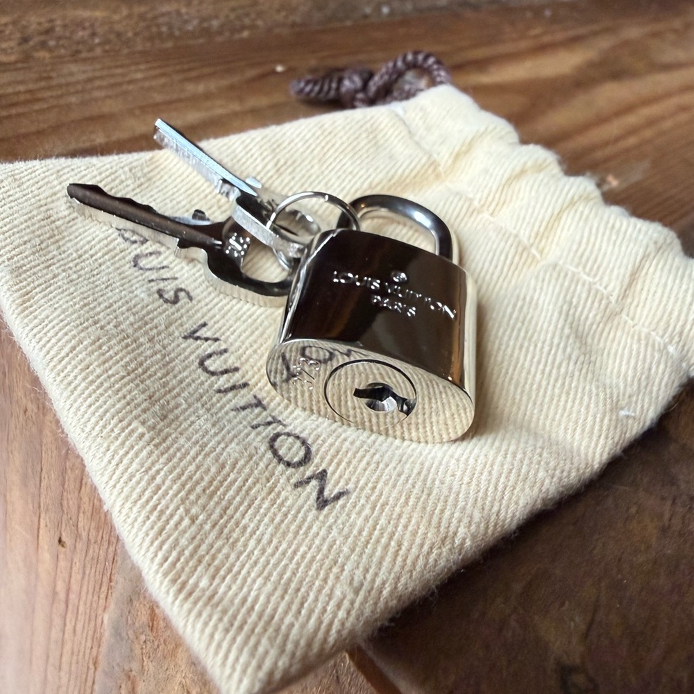 Louis Vuitton Silver Keys and Padlock | Polished Silver Lock and Key Set - Picture 5 of 17